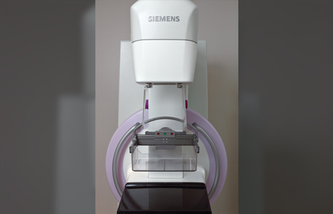 Foto frontal da máquina para exame de medicina fetal da marca Siemens