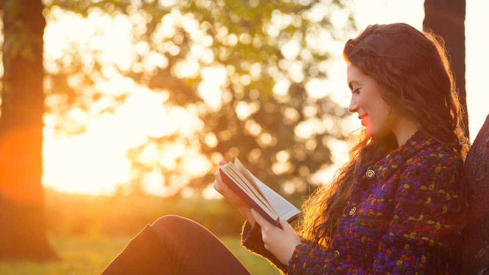 A prática da leitura beneficia o cérebro.