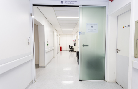 Foto da entrada das salas de exame de medicina fetal